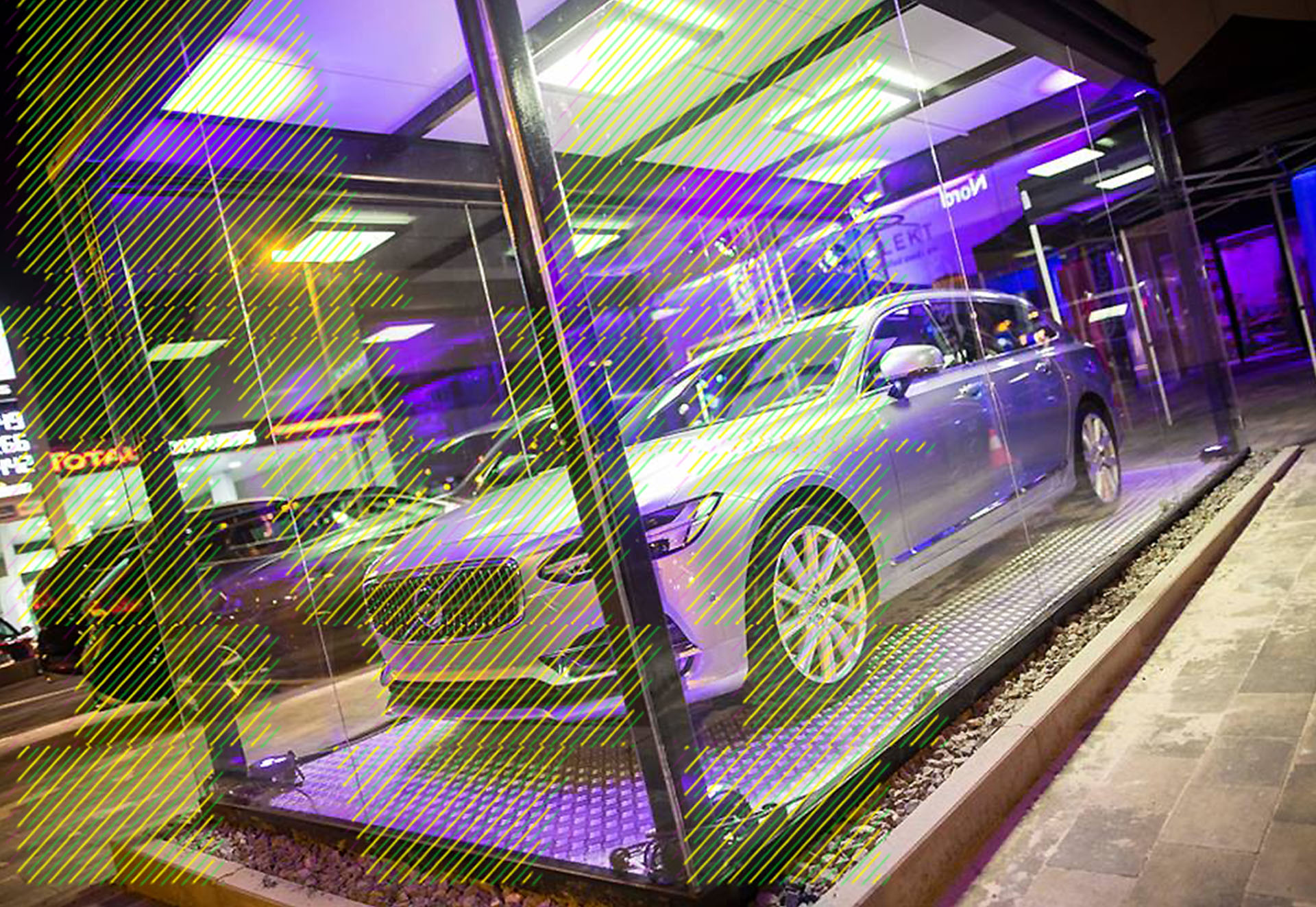 Glass cage